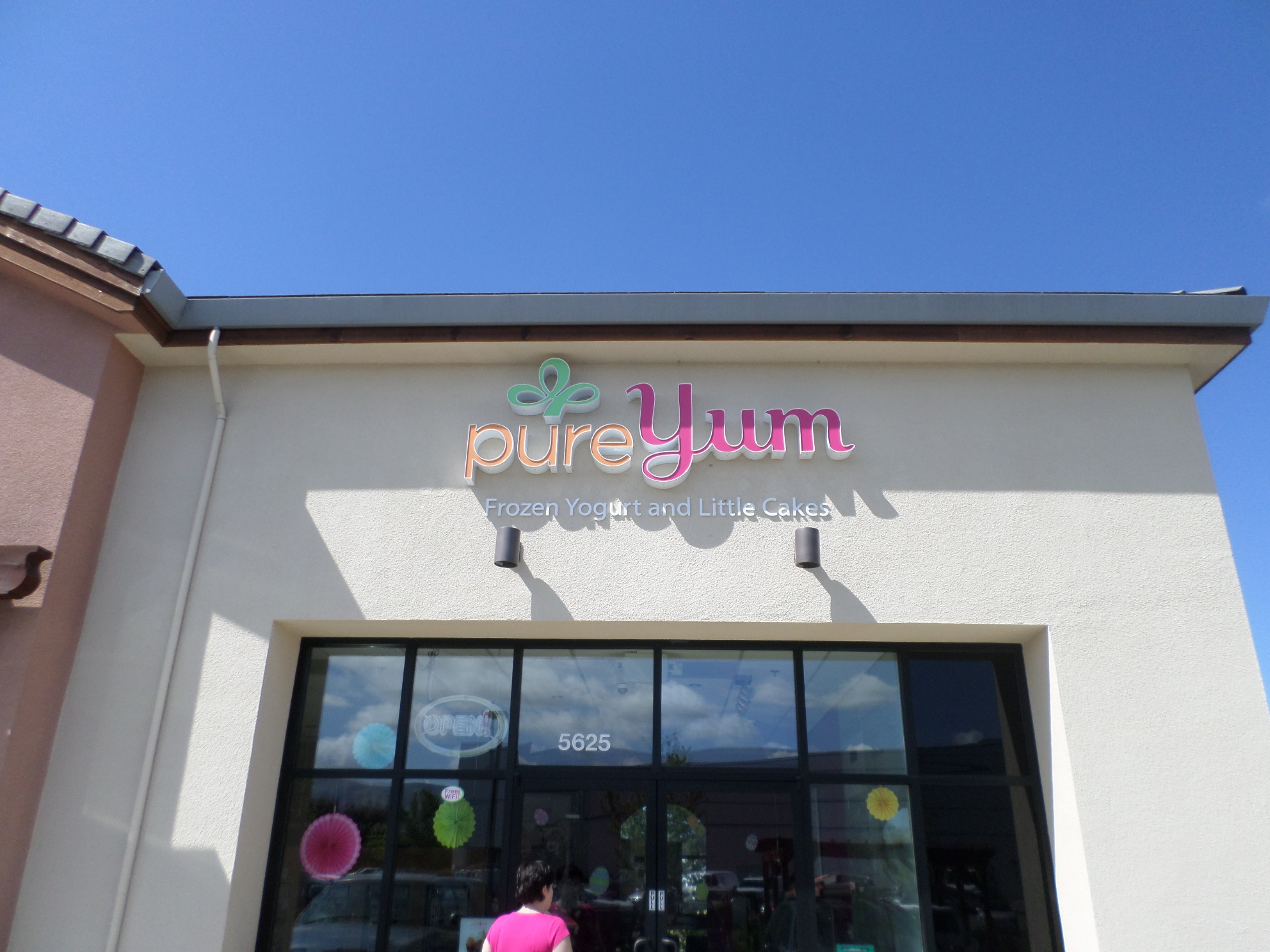 Pure Yum – Frozen Yogurt & Little Cakes – Fremont, CA